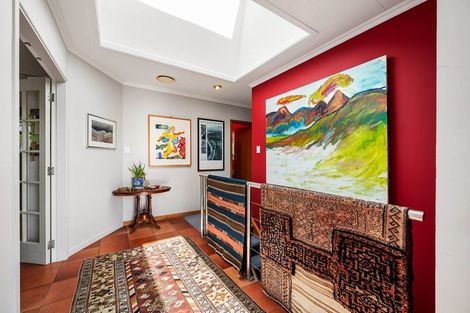 Photo of property in 5 Denbigh Way, Wilton, Wellington, 6012