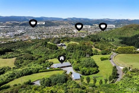 Photo of property in 8a Garrett Place, Riverstone Terraces, Upper Hutt, 5018