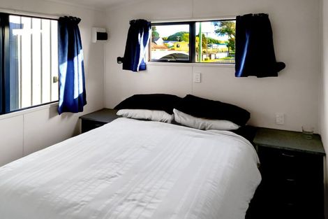 Photo of property in 2 Waireka Road, Omata, New Plymouth, 4374