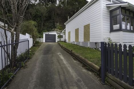 Photo of property in 10 Coote Road, Bluff Hill, Napier, 4110