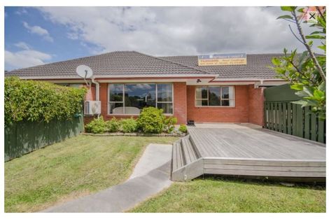 Photo of property in 60 Strid Road, Te Atatu South, Auckland, 0610
