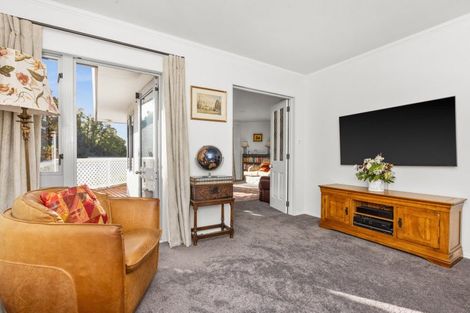 Photo of property in 4 Amner Place, Bluff Hill, Napier, 4110