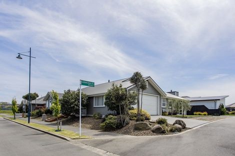 Photo of property in 10 Kuta Street, Pegasus, 7612