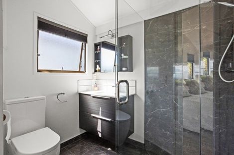 Photo of property in 37 Hikanui Drive, Havelock North, 4130