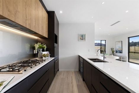 Photo of property in 11 Len Ireland Drive, Kumeu, 0810