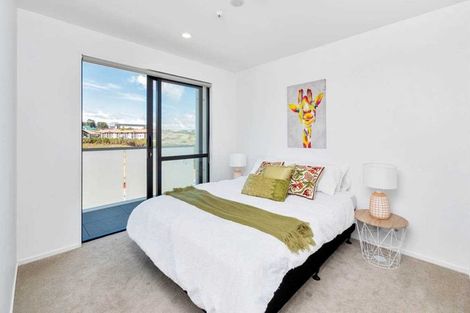 Photo of property in Apollo Apartments, 201/46 Rosedale Road, Rosedale, Auckland, 0632