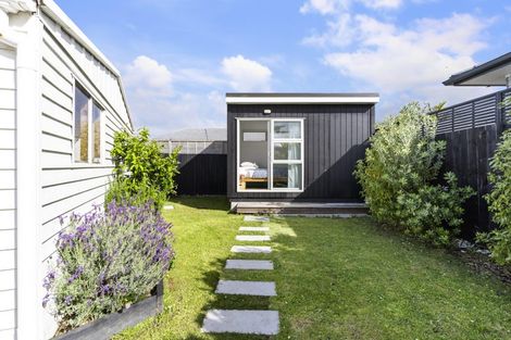 Photo of property in 2 Hatton Road, Orewa, 0931