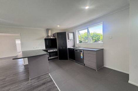 Photo of property in 32 Dunbarton Street, Redwood, Christchurch, 8051