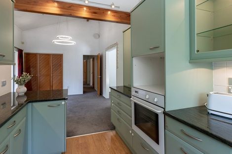 Photo of property in 103 Wirihana Road, Titirangi, Auckland, 0604