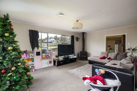 Photo of property in 235 Heta Road, Merrilands, New Plymouth, 4312