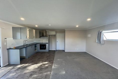 Photo of property in 9 Lisa Rise, Half Moon Bay, Auckland, 2012