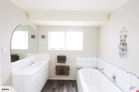 Photo of property in 58 Elsie Drive, Waiuku, 2123