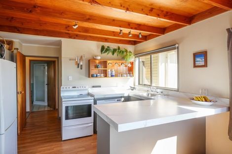 Photo of property in 52 Oxley Crescent, Broad Bay, Dunedin, 9014