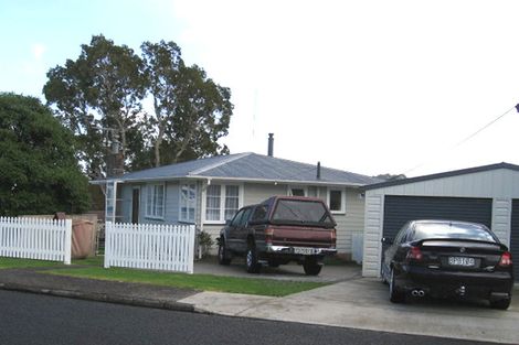 Photo of property in 2 Preston Avenue, Henderson, Auckland, 0610