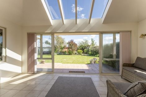 Photo of property in 5 Hilton Drive, Amberley, 7410