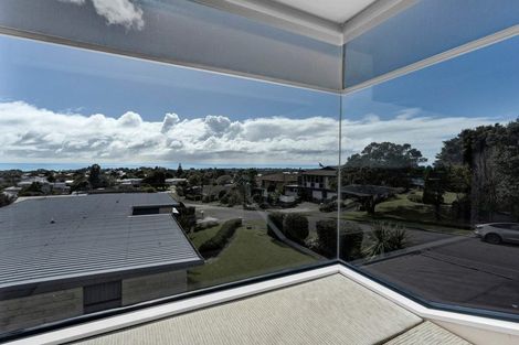 Photo of property in 20 Kellyville Heights, Merrilands, New Plymouth, 4312