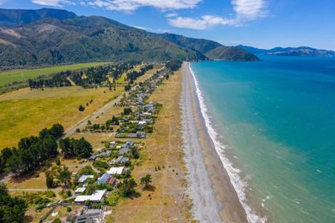Photo of property in 90 Rarangi Beach Road, Rarangi, Blenheim, 7273