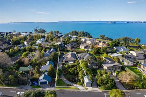 Photo of property in 98 Beach Road, Mellons Bay, Auckland, 2014