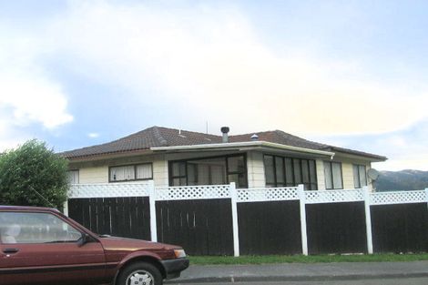 Photo of property in 70 Percy Dyett Drive, Karori, Wellington, 6012