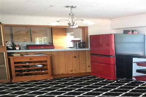 Photo of property in 21 Montana Avenue, Murrays Bay, Auckland, 0630