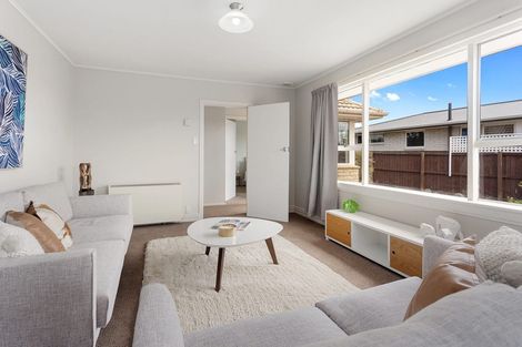 Photo of property in 82 Farquhars Road, Redwood, Christchurch, 8051