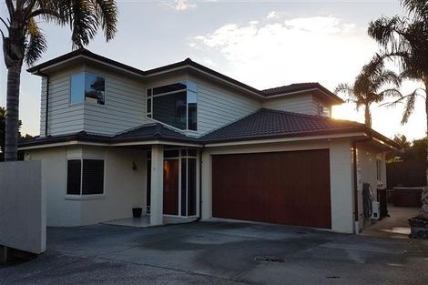 Photo of property in 7b Cliff Road, Torbay, Auckland, 0630