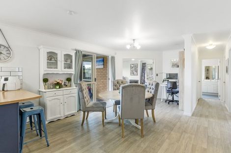 Photo of property in 58 Rivervale Grove, Stanmore Bay, Whangaparaoa, 0932