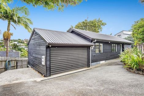 Photo of property in 2/9 Eastwood Rise, Browns Bay, Auckland, 0630