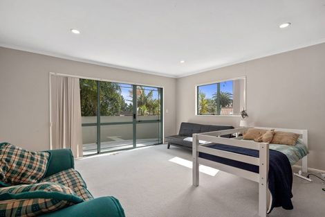 Photo of property in 24 Calypso Way, Unsworth Heights, Auckland, 0632