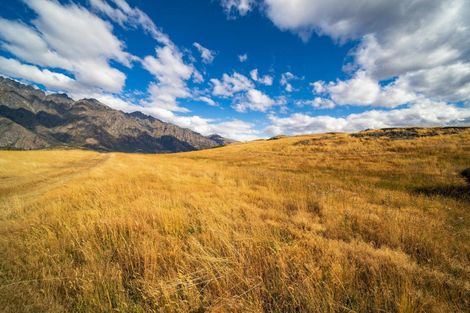 Photo of property in 3 Water Race Lane, Jacks Point, Queenstown, 9371