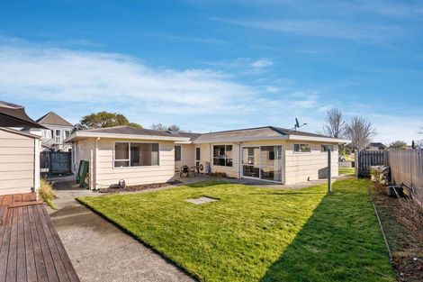 Photo of property in 16 Kruse Place, Redwood, Christchurch, 8051
