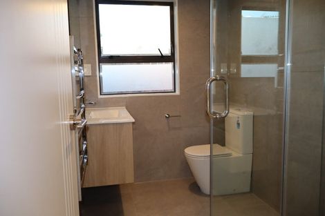 Photo of property in 1/30 Shakespeare Road, Milford, Auckland, 0620