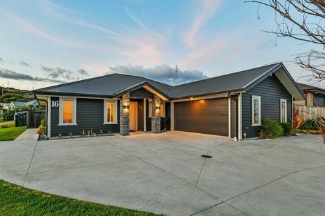Photo of property in 16 Helenvale Crescent, Pokeno, 2402