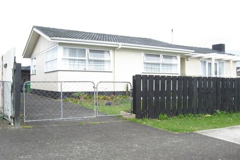 Photo of property in 72 Convair Crescent, Mangere, Auckland, 2022