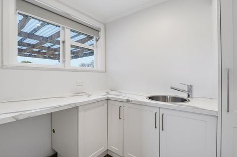 Photo of property in 12 Holland Crescent, Bulls, 4818