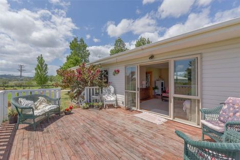 Photo of property in 37 Te Pua School Road, Helensville, 0875