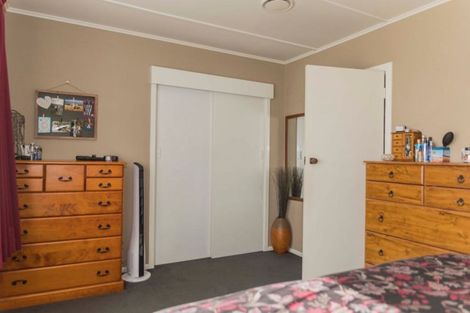 Photo of property in 17 Smith Street, Dannevirke, 4930