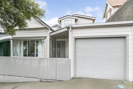 Photo of property in 65 Roxburgh Street, Mount Victoria, Wellington, 6011