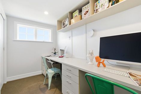 Photo of property in 15 Lucknow Terrace, Khandallah, Wellington, 6035