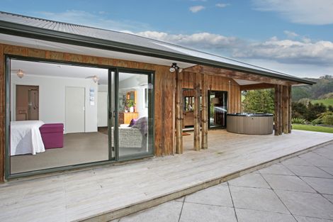 Photo of property in 20 Phillips Road, Ness Valley, Papakura, 2585