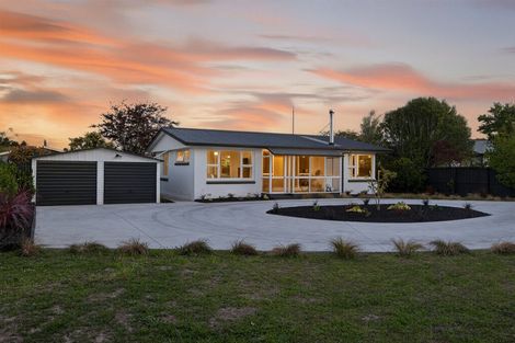 Photo of property in 100 Avondale Road, Avondale, Christchurch, 8061
