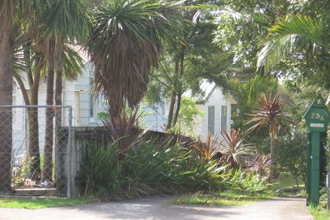 Photo of property in 1/25 St Leonards Road, Kelston, Auckland, 0602