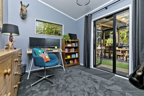 Photo of property in 1a Long Bay Drive, Torbay, Auckland, 0630