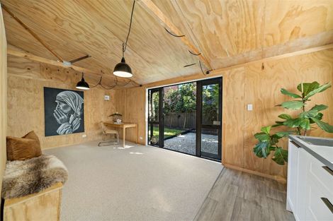 Photo of property in 17 Karamu Street, Te Atatu Peninsula, Auckland, 0610