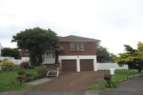 Photo of property in 25 Glenshee Place, Highland Park, Auckland, 2010