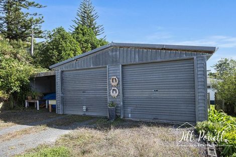 Photo of property in 2 Cliff Street, Pahi, Paparoa, 0571