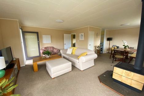 Photo of property in 42 Claverdon Drive, Massey, Auckland, 0614