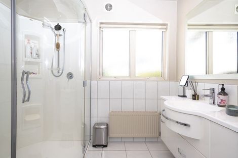 Photo of property in 56 Centennial Avenue, Arrowtown, 9302