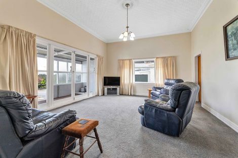 Photo of property in 10 Norman Street, Lower Vogeltown, New Plymouth, 4310