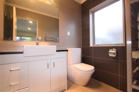 Photo of property in 8 Henriette Place, The Gardens, Auckland, 2105